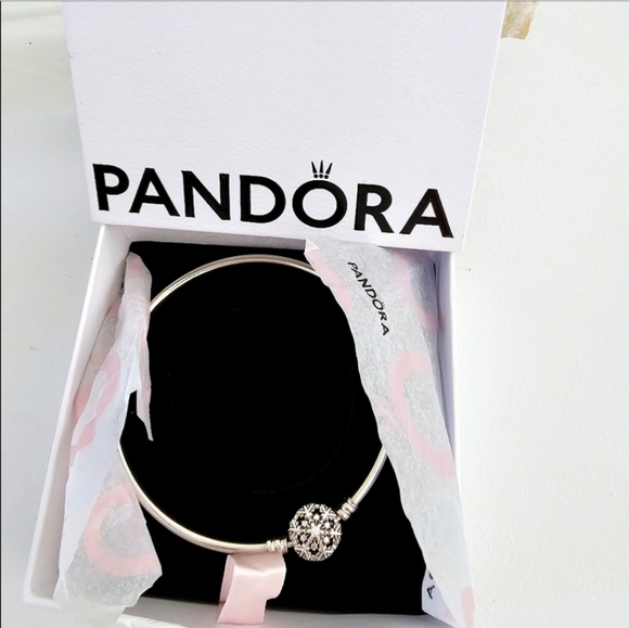Pandora NWOTs Moments Silver Snowflake Bangle - Picture 1 of 4